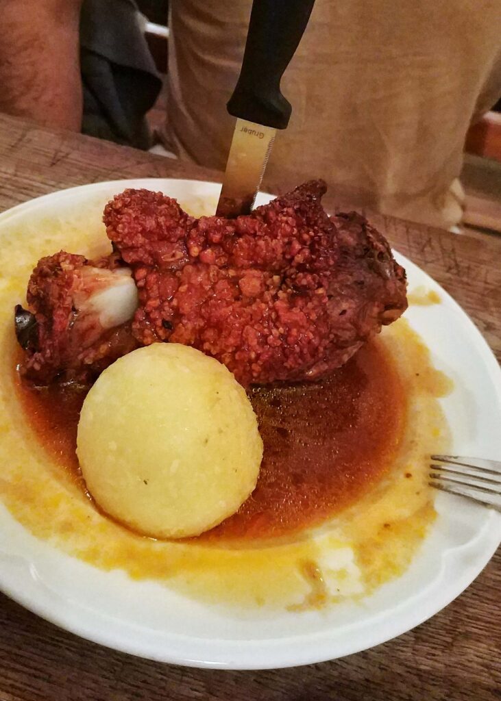 Schweinshaxe where to eat and drink in Munich