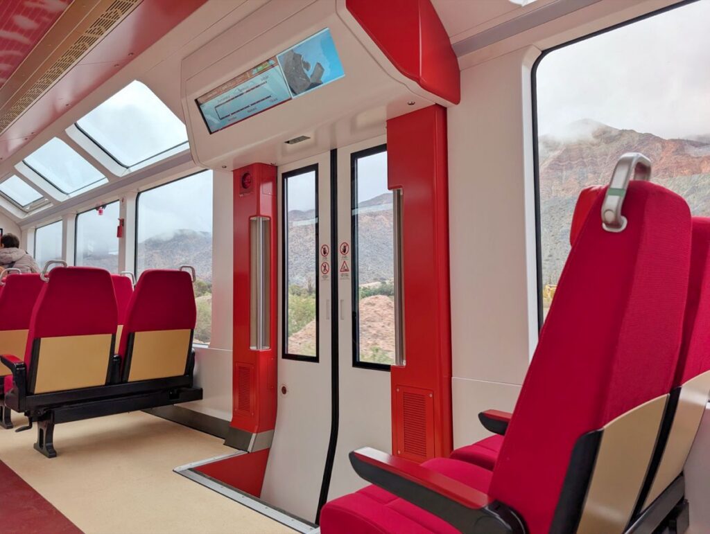 Tren Solar Inside Train