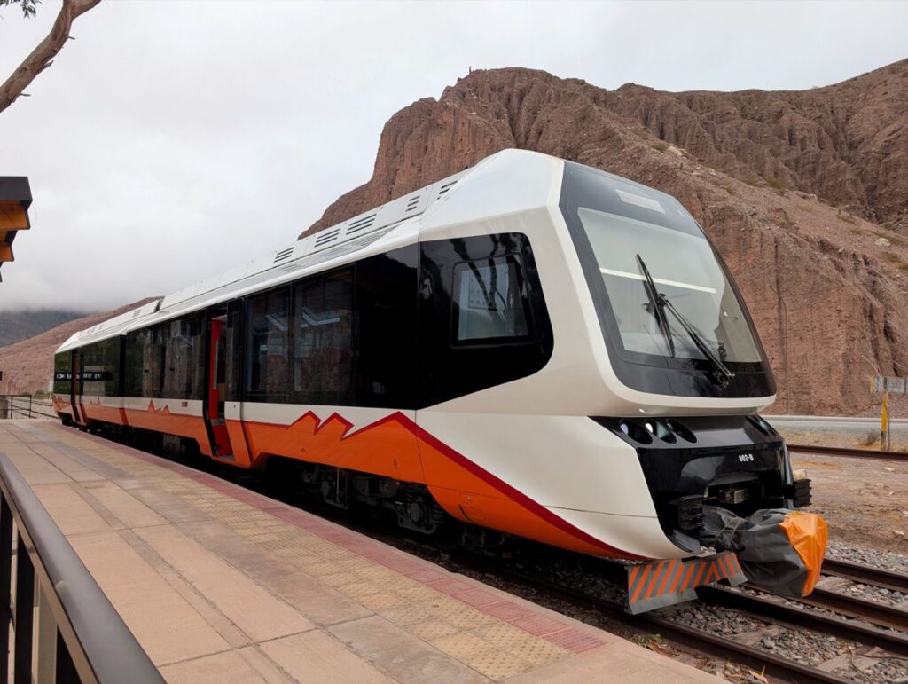 Tren Solar Train