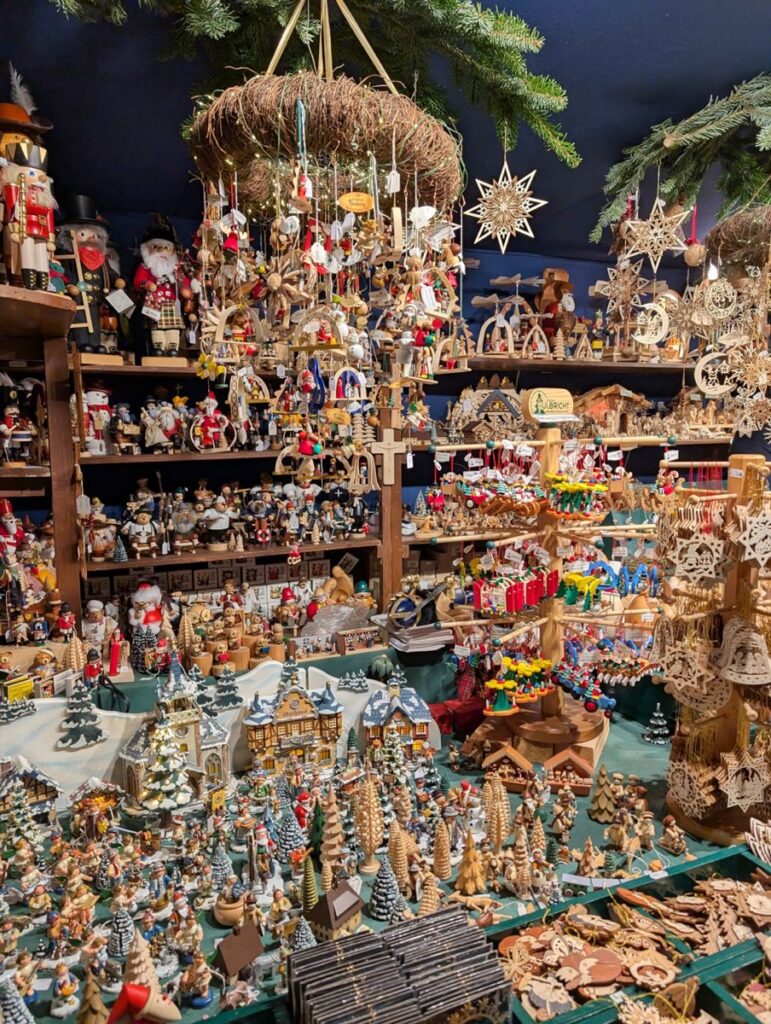 Vienna Christmas Market Decorations: Central Europe Christmas Market Itinerary